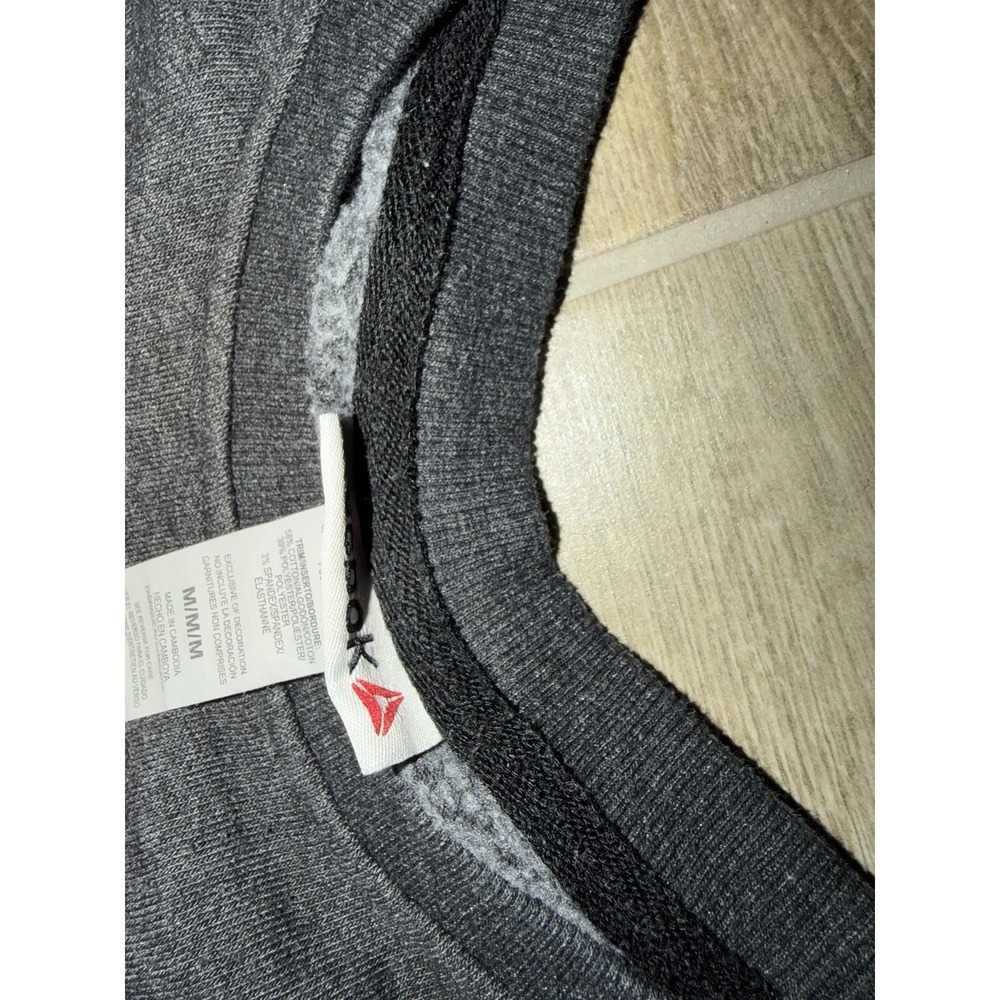 Women's Black Reebok Long Sleeve Sweatshirt Size Medium Pre-Owned - Picture 10 of 16